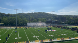 NFL 드래프트 전날 개장한 헤이즐우드 그린(Hazelwood Green)의 새로운 커뮤니티 운동장