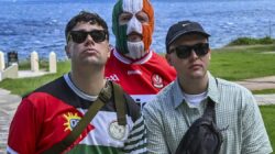 무릎뼈는 논쟁에 익숙합니다. 새 앨범 ‘페니안(Fenian)’에서 그들은 한층 더 기울어져 있다.