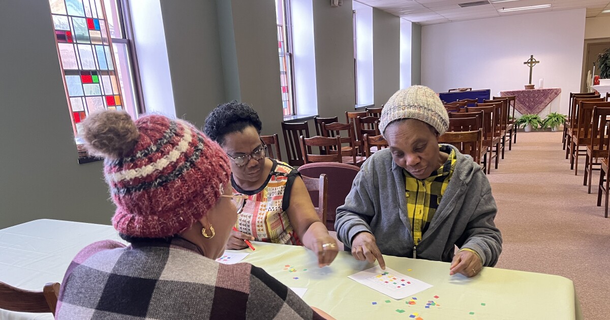 샤를루아의 아이티인들은 대법원이 이민 사건을 심리하면서 난처한 상황에 처해 있습니다.
