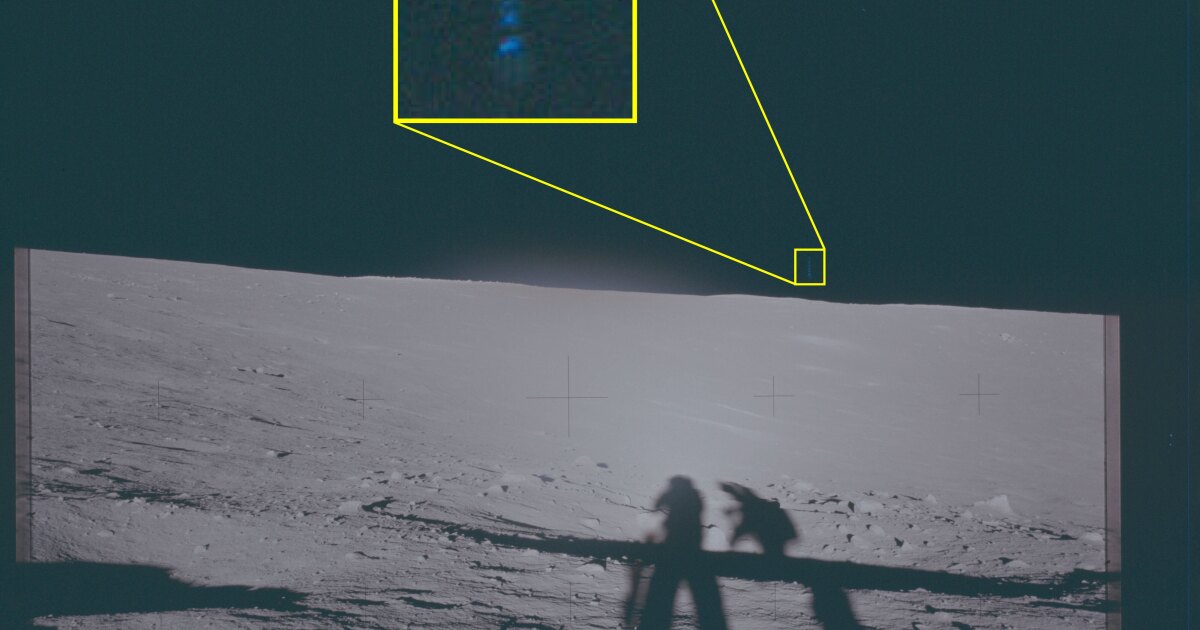 수십 년에 걸친 UFO 파일이 국방부에서 공개되었습니다.