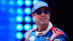 카일 부시(Kyle Busch)는 심각한 폐렴이 패혈증으로 진행된 후 사망했다고 그의 가족이 밝혔습니다.