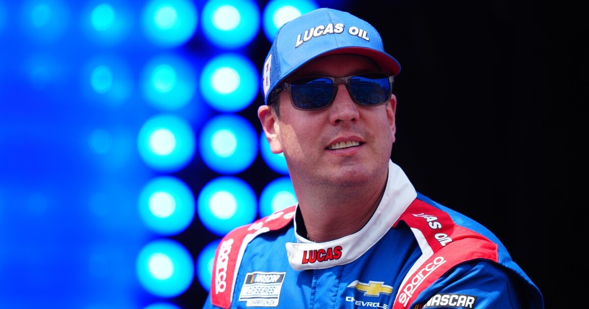 카일 부시(Kyle Busch)는 심각한 폐렴이 패혈증으로 진행된 후 사망했다고 그의 가족이 밝혔습니다.