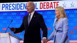Jill Biden이 뇌졸중을 두려워했기 때문에 의사들은 Trump 토론 직후 Biden을 확인했습니다.