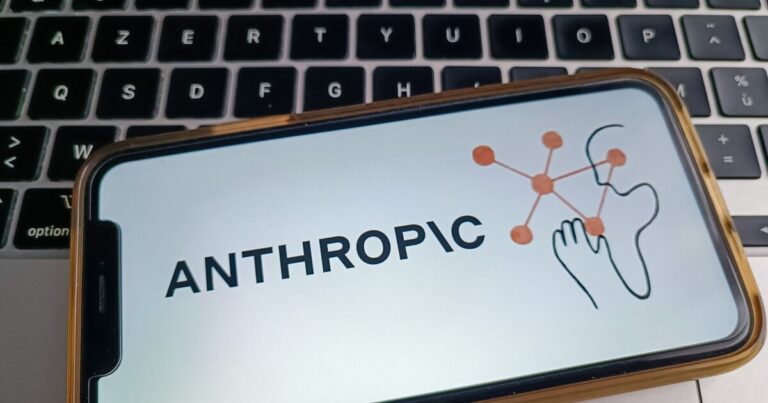 거대 AI 기업 Anthropic이 주식을 대중에게 판매할 준비를 하고 있습니다. 예비 IPO 서류 제출
    


