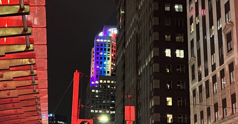 노스 쇼어(North Shore)부터 사우스 힐스(South Hills), 이스트 엔드(East End)까지, 피츠버그 프라이드(Pittsburgh Pride)를 기념할 수 있는 곳
    


