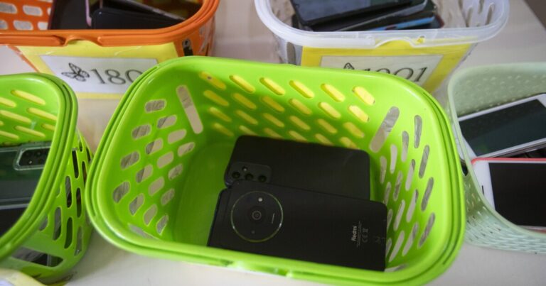 펜실베니아 하원 교육위원회, 예산 협상에 앞서 학교 휴대전화 법안 추진 
    


