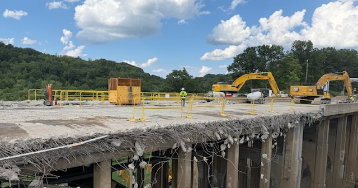 '극단적인 고속도로 개조': PennDOT는 I-376 교량 데모가 예정대로 진행되고 있다고 말합니다.