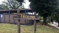 Pittsburgh Parks Conservancy는 Allegheny 카운티 학생들을 위한 청소년 미술 대회를 개최합니다.