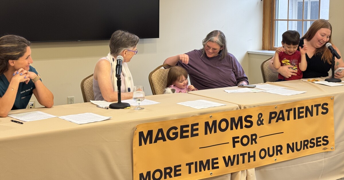 어머니와 환자는 직원 비율 개선을 위해 UPMC Magee 간호사와 합류했습니다.