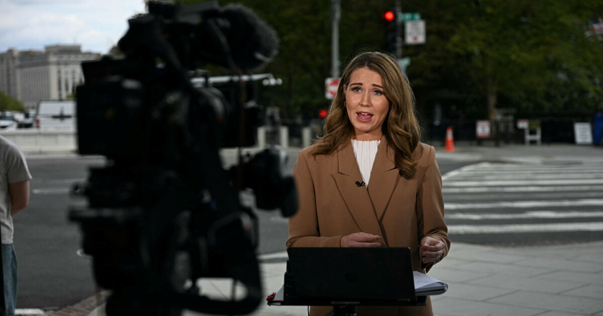 CNN, MS NOW, Politico는 백악관 출입이 금지된 트럼프를 고소했습니다.
