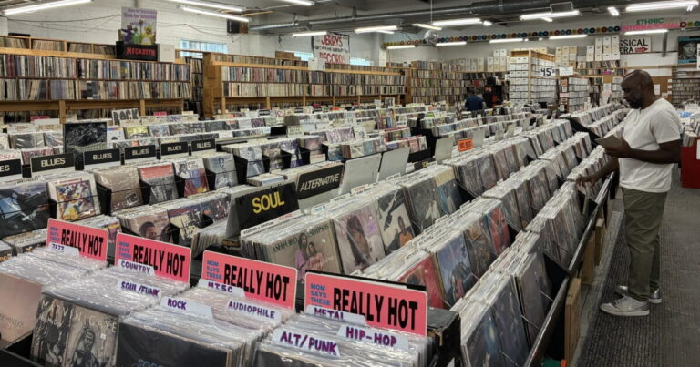 오랫동안 피츠버그 음악의 스테이플이었던 Jerry's Records가 50주년을 맞이했습니다.
    



