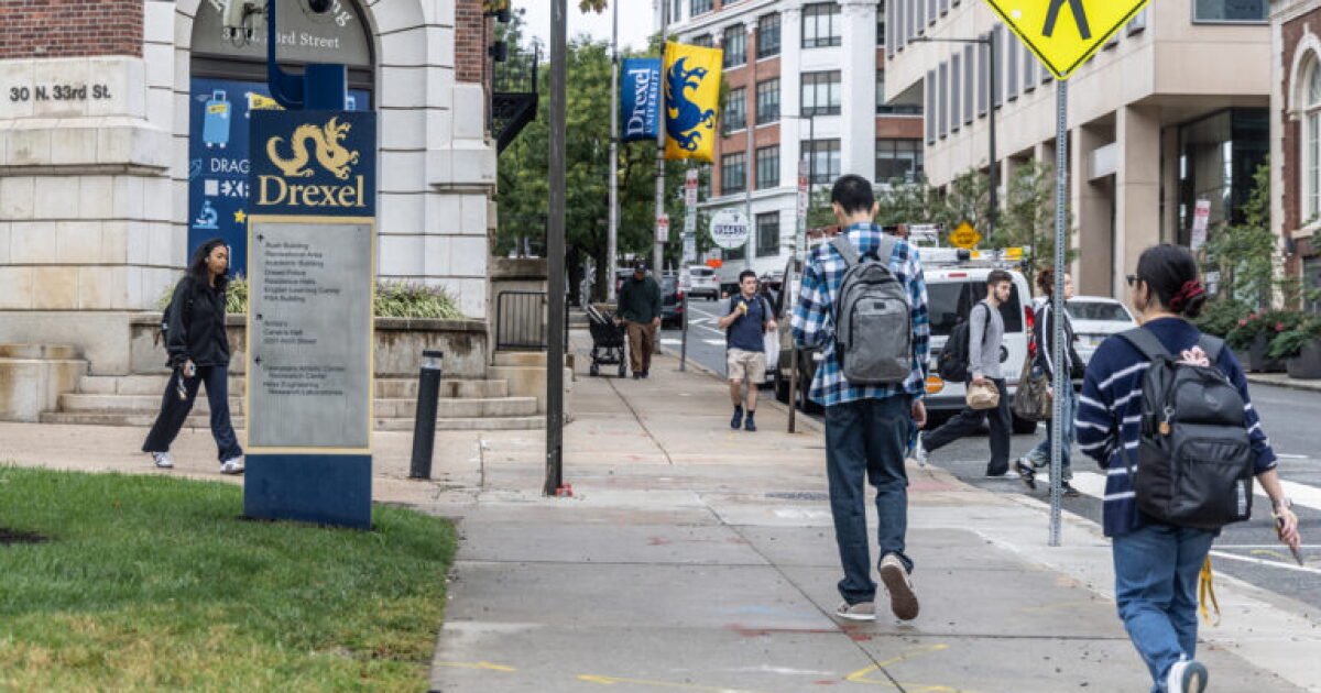 Pa. 경제는 부분적으로 유학생들에게 달려 있습니다. 새로운 연방 규정은 '엄청난 냉각 효과'를 가져올 수 있습니다.