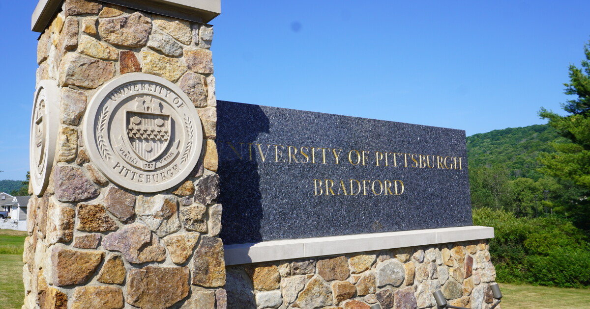 피트 브래드포드(Pitt Bradford) 보고서는 펜실베니아주 시골 교사 유지율을 개선하는 방법을 제안합니다.